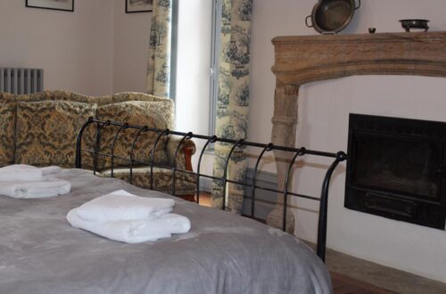 Chateau de Bussoles - Chambre-Bourg-2-500x330