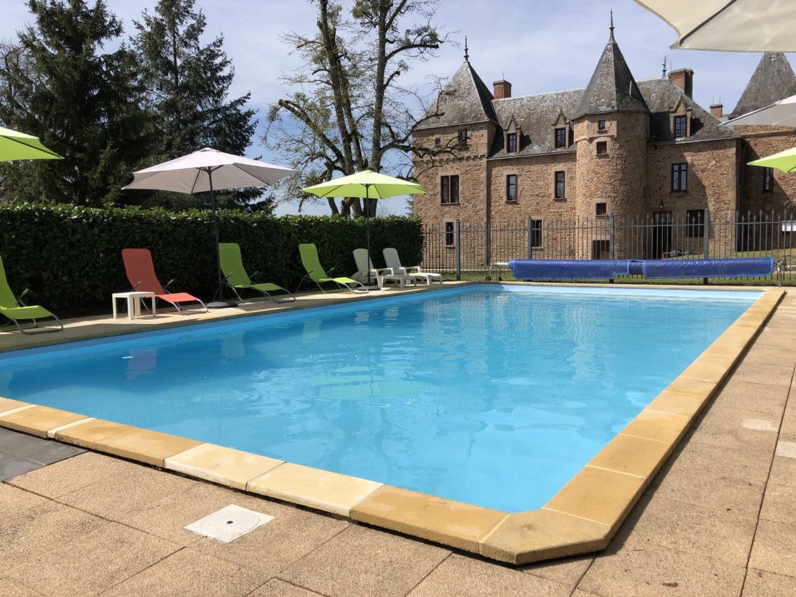 Chateau de Bussolles - Zwembad-1140x855