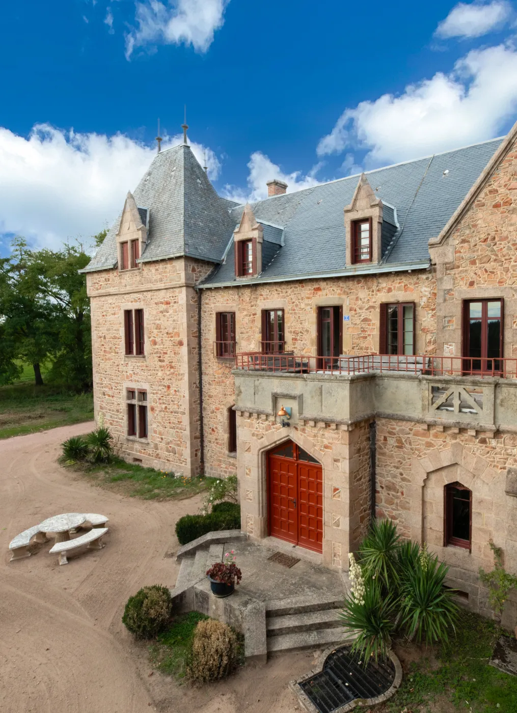 Château de Bussolles - Verdediging